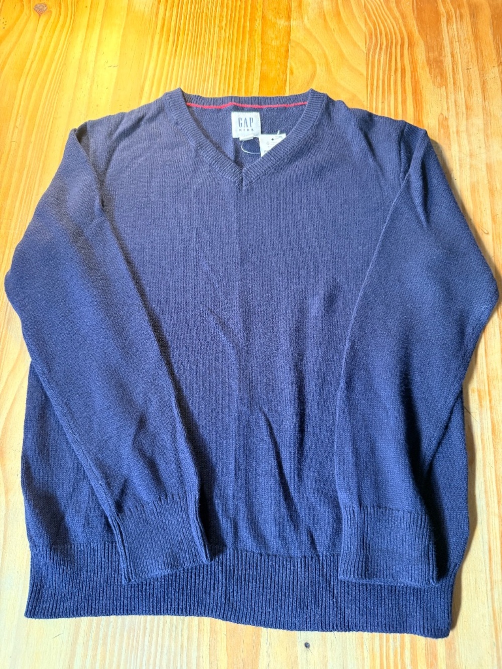 GAP kids v-neck sweater boys size M
